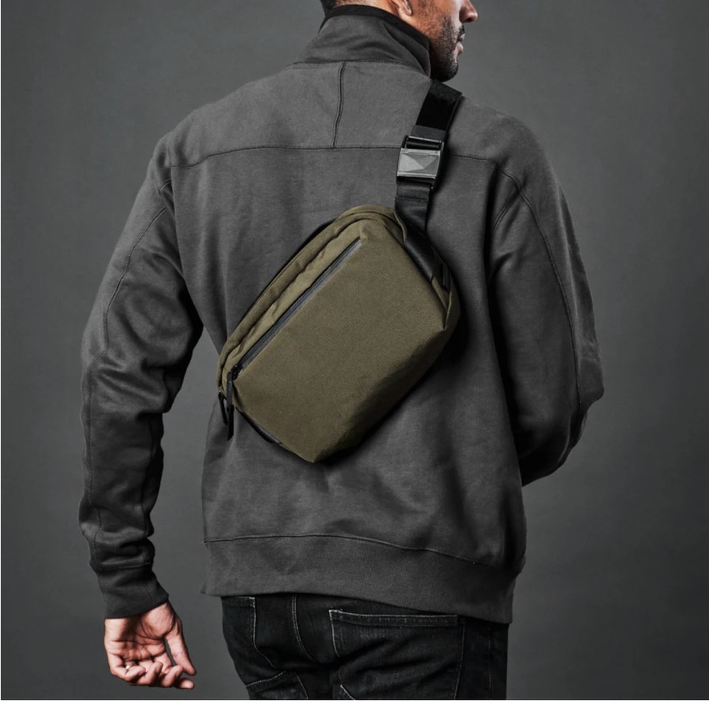 NWT ALPAKA Go Sling Mini V2